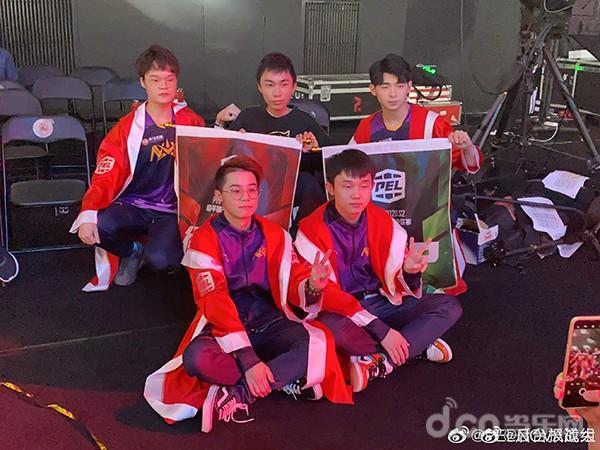 九游娱乐在线-里昂新赛季风生水起，突破传统强队围困的简单介绍